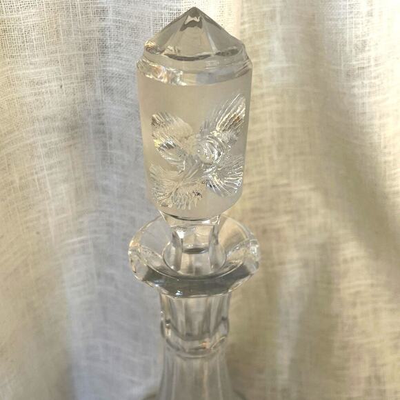 Vintage Etched Glass Decanter, Floral Design and Stopper – Mid-Century Barware - Picture 3 of 12